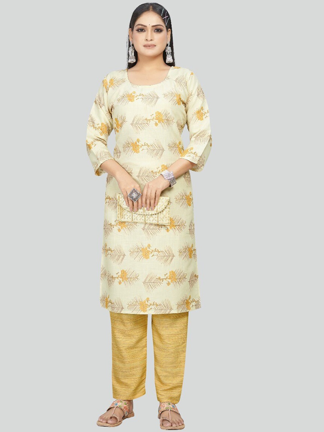 

Sanwariya Silk Floral Printed Regular Kurta with Trousers, Yellow