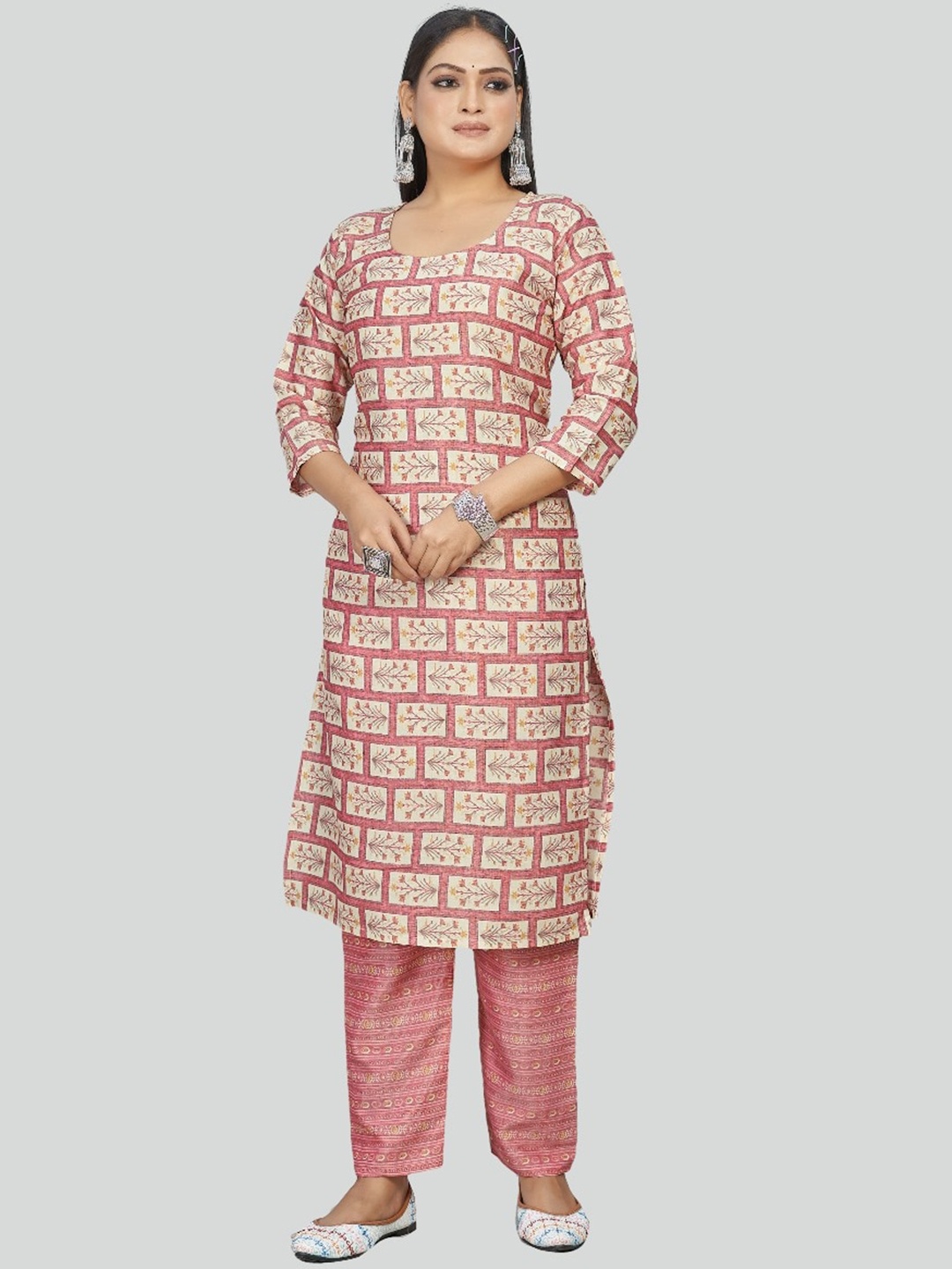 

Sanwariya Silk Printed Regular Kurta with Trousers, Pink