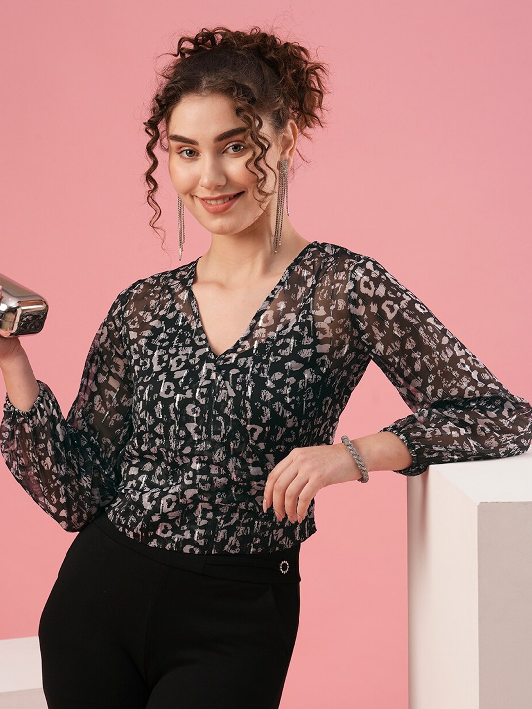 

Globus Animal Printed V-Neck Bishop Sleeves Casual Top, Black
