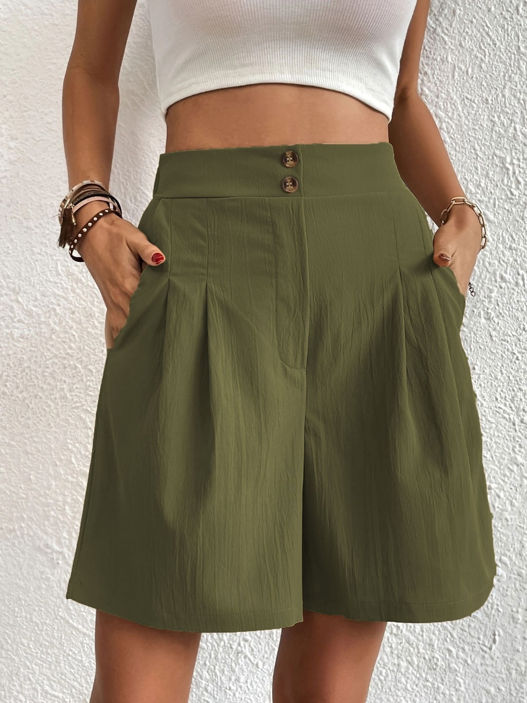 

StyleCast Women Green Mid-Rise Above Knee Shorts