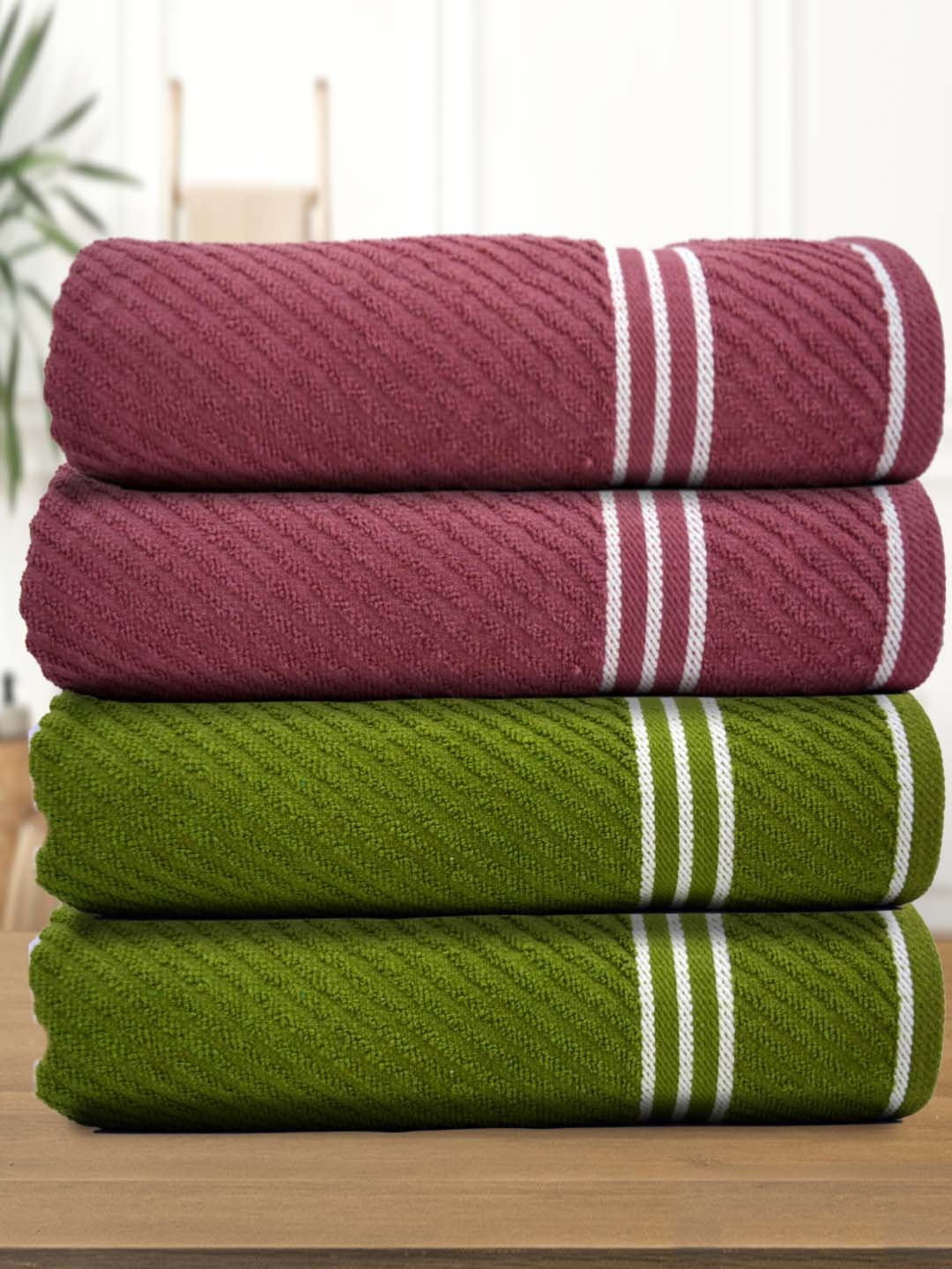 

Athom Living Peach & Green 4 Pieces Striped 380 GSM Bath Towels