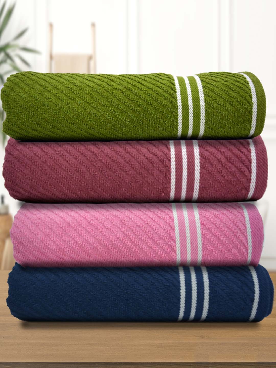 

Athom Living Green & Pink 4 Pieces Striped Bath Towels
