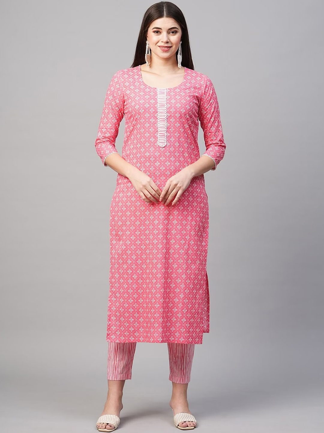 

Sanwariya Silk Women Floral Printed Regular Kurta with Trousers, Pink