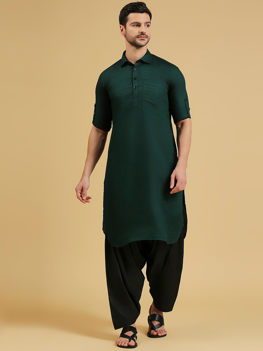 

RAJUBHAI HARGOVINDAS Ethnic Woven Design Cotton Pathani Kurta, Green