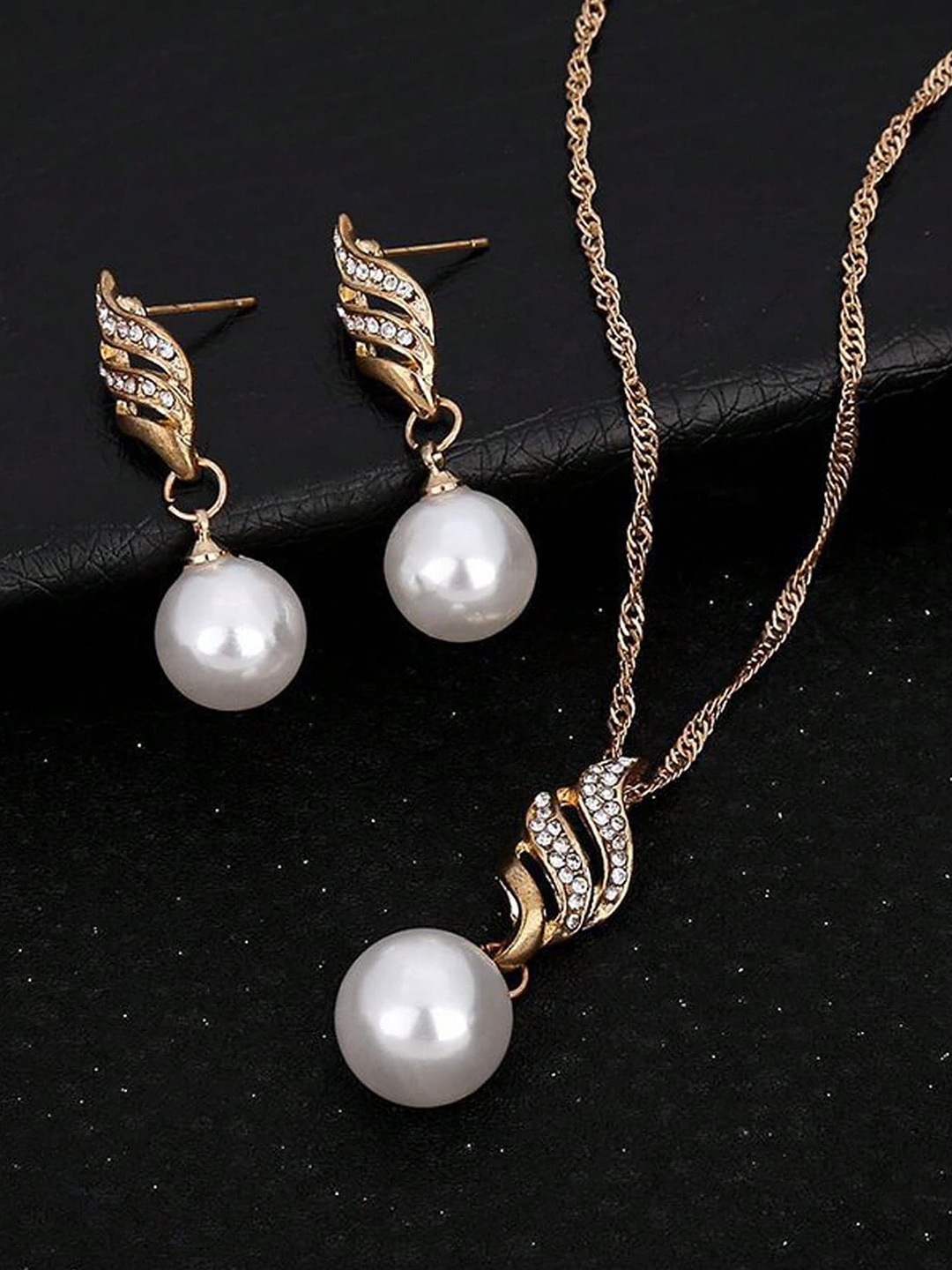 

Shining Diva Fashion Gold-Plated Beaded Jewellery Set