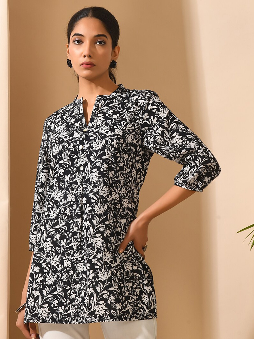 

MEESAN Floral Printed Mandarin Collar Pure Cotton Straight Kurti, Black