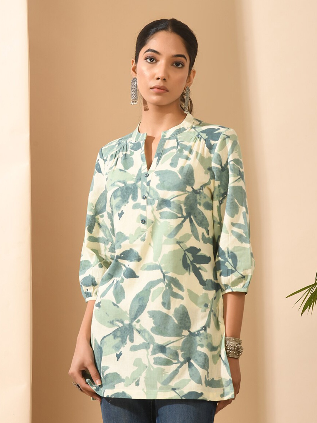 

MEESAN Floral Printed Mandarin Collar Pure Cotton Kurti, Green