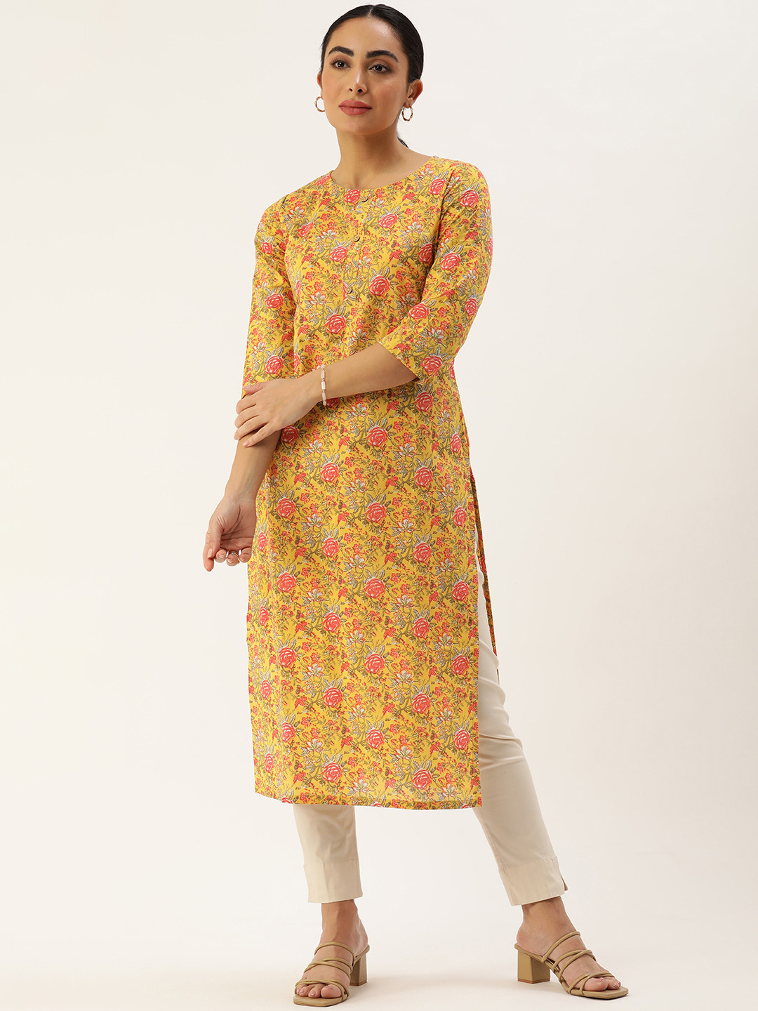 

Saanjh Women Floral Printed Straight Kurta, Yellow