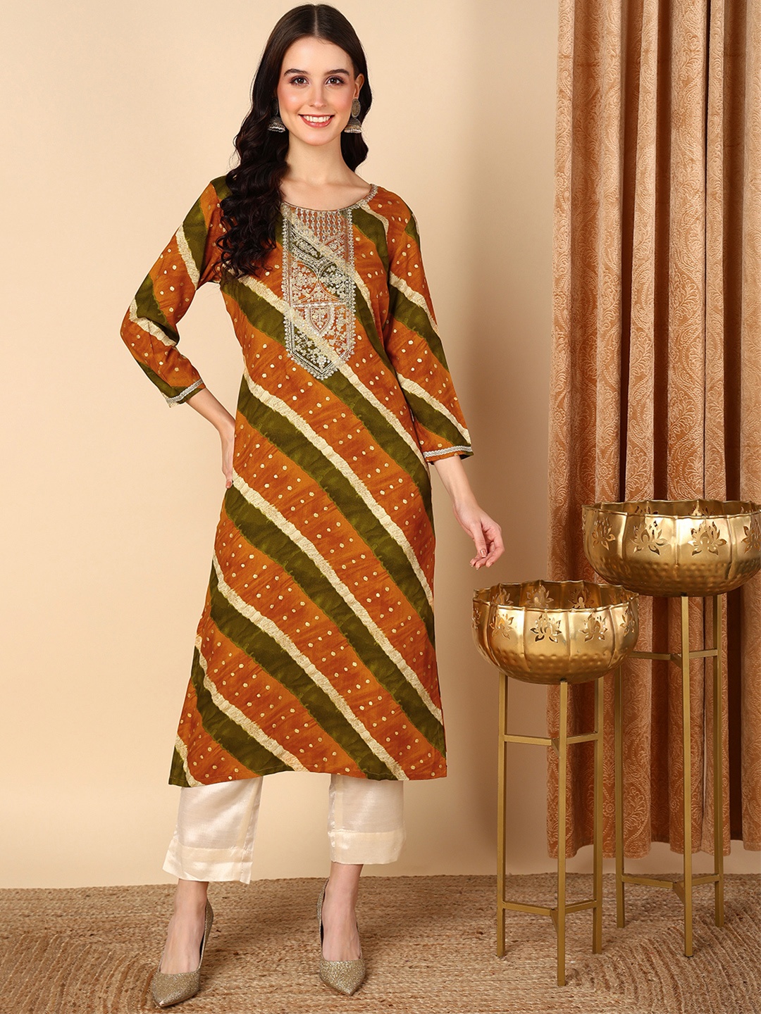 

KALINI Women Geometric Printed Thread Work Kurta, Mustard