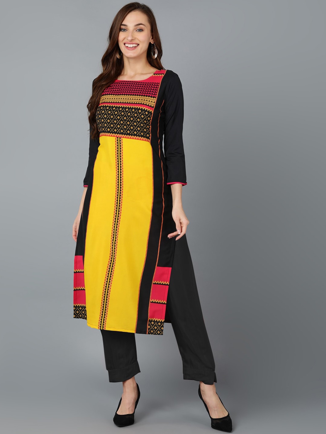 

KALINI Geometric Printed Round Neck Straight Kurta, Black