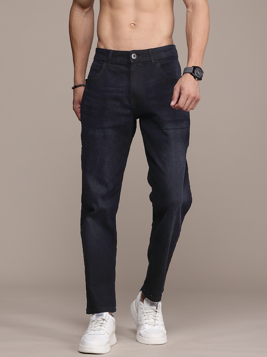 

Roadster Men Tapered Fit Light Fade Jeans, Black