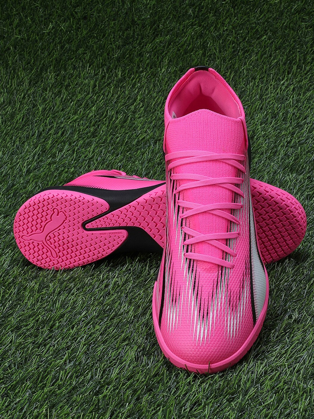 

Puma Men ULTRA MATCH Indoor Court Shoes, Pink