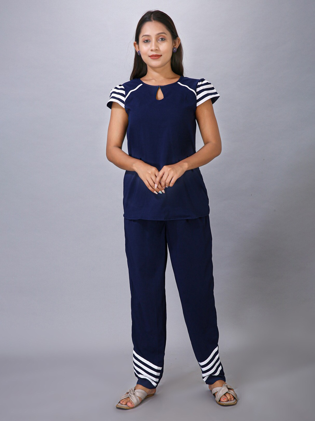 

MAIYEE Round Neck Night suit, Navy blue