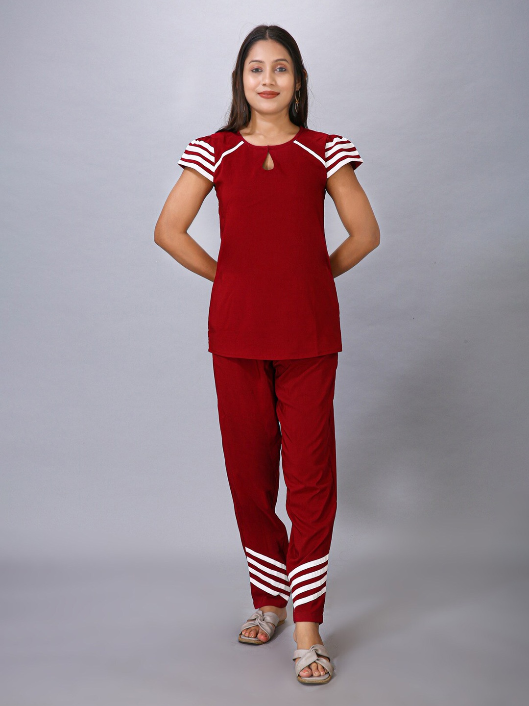 

MAIYEE Short Sleeves Top & Trouser, Maroon