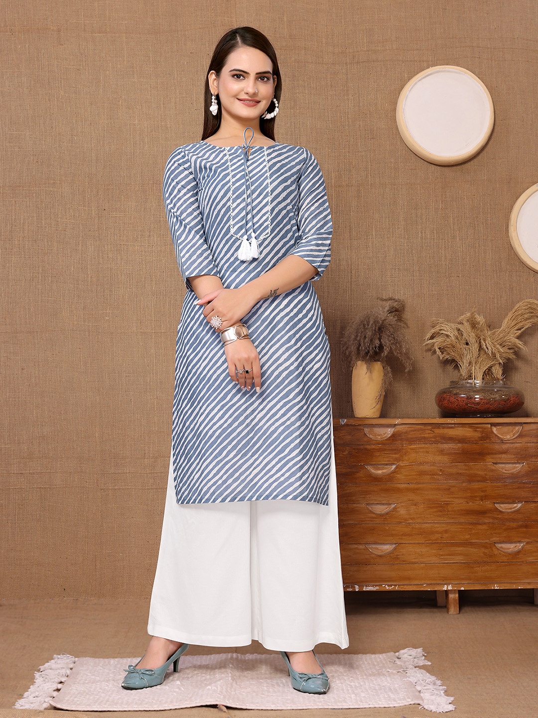 

Rangita Leheriya Printed Tie Up Neck Pure Cotton Kurta, Grey