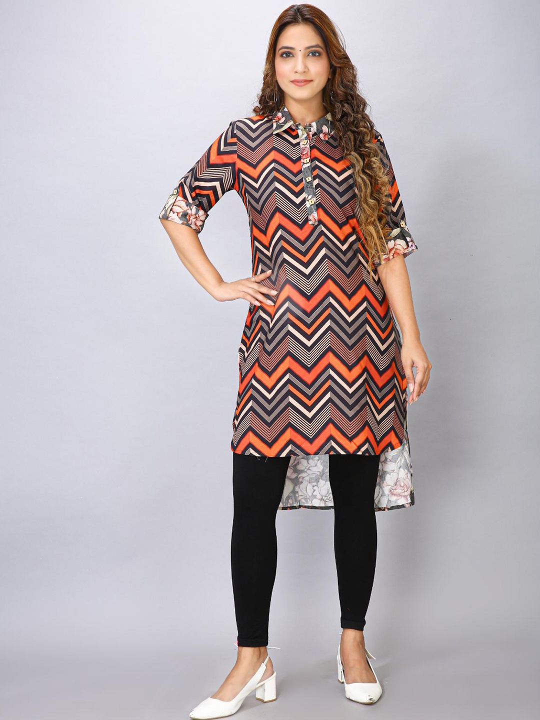 

MAIYEE Chevron Printed Shirt Collar Kurti, Black