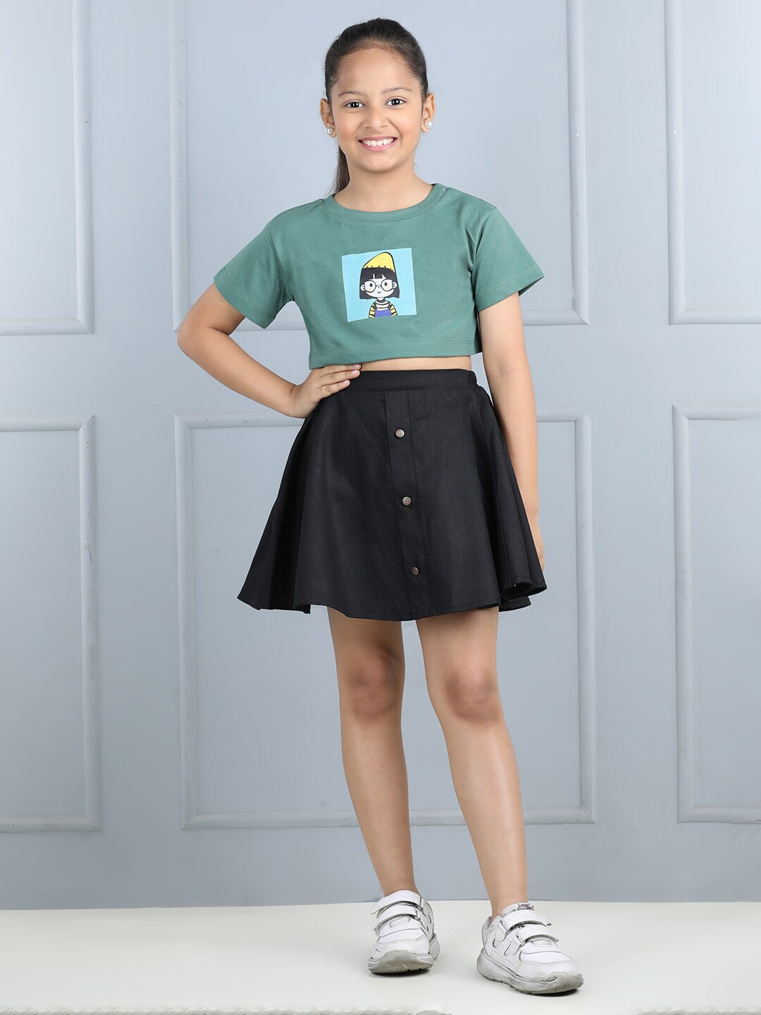 

AWW HUNNIE Girls Printed Crop T-shirt With Skirt, Green