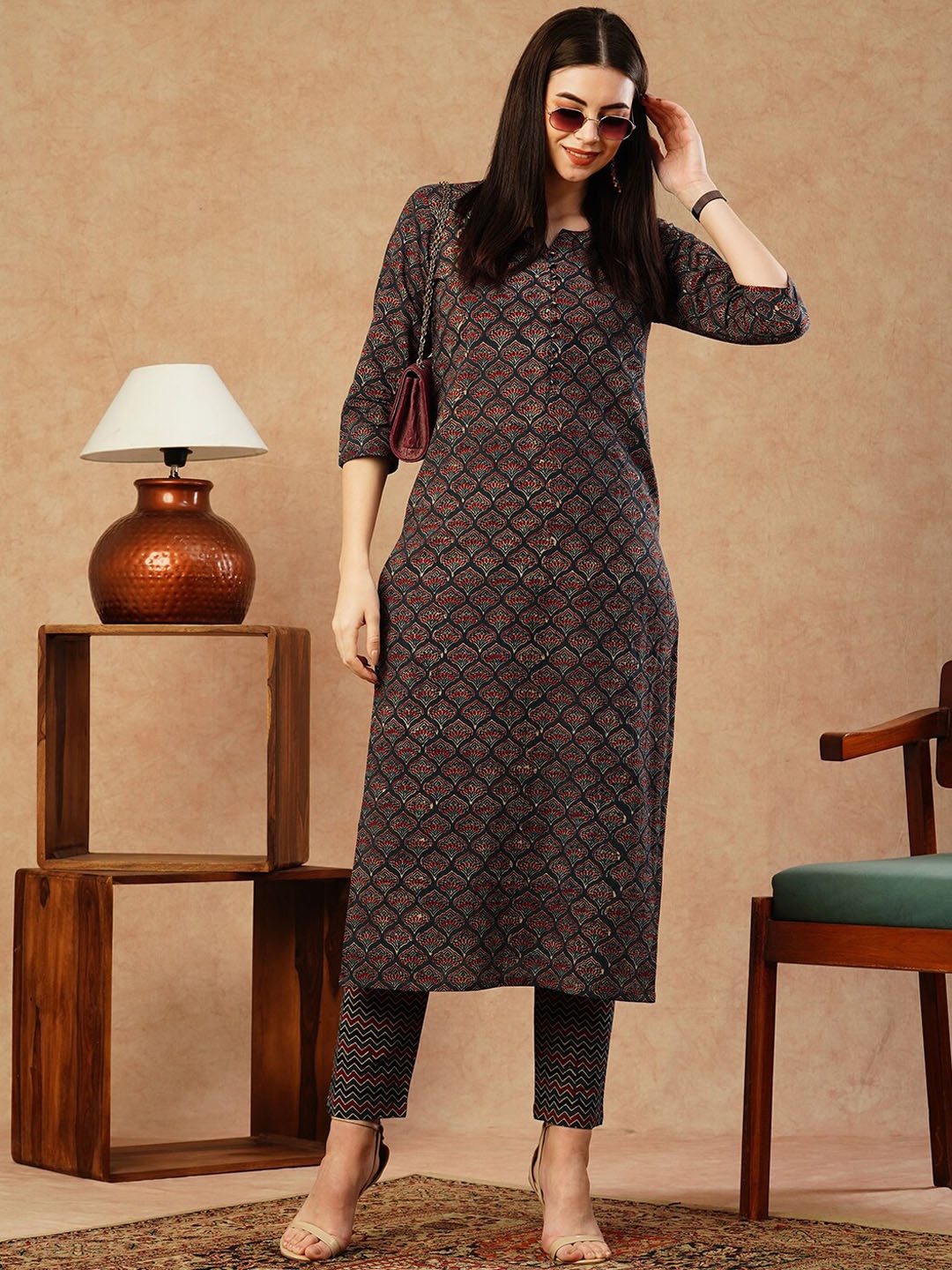 

KALINI Ethnic Motifs Printed Straight Kurta With Trousers, Blue