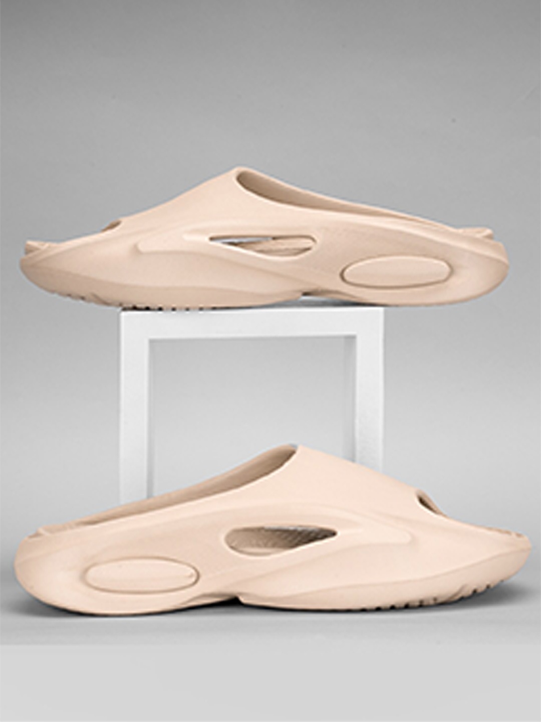 

Atom Men Self Design Clogs, Cream