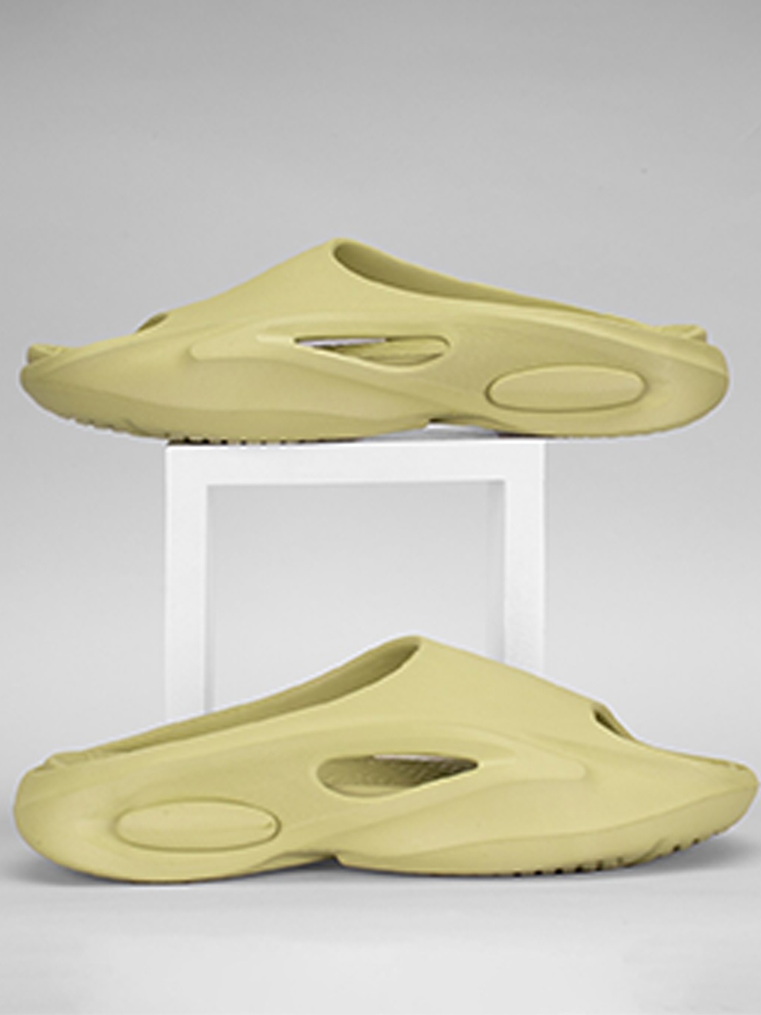 

Atom Men Self Design Clogs, Olive