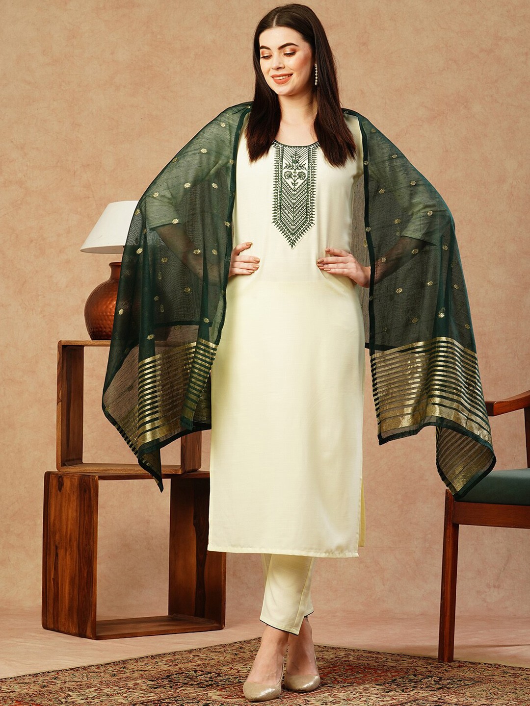 

KALINI Floral Yoke Design Regular Thread Work Kurta With Trousers & Dupatta, Cream