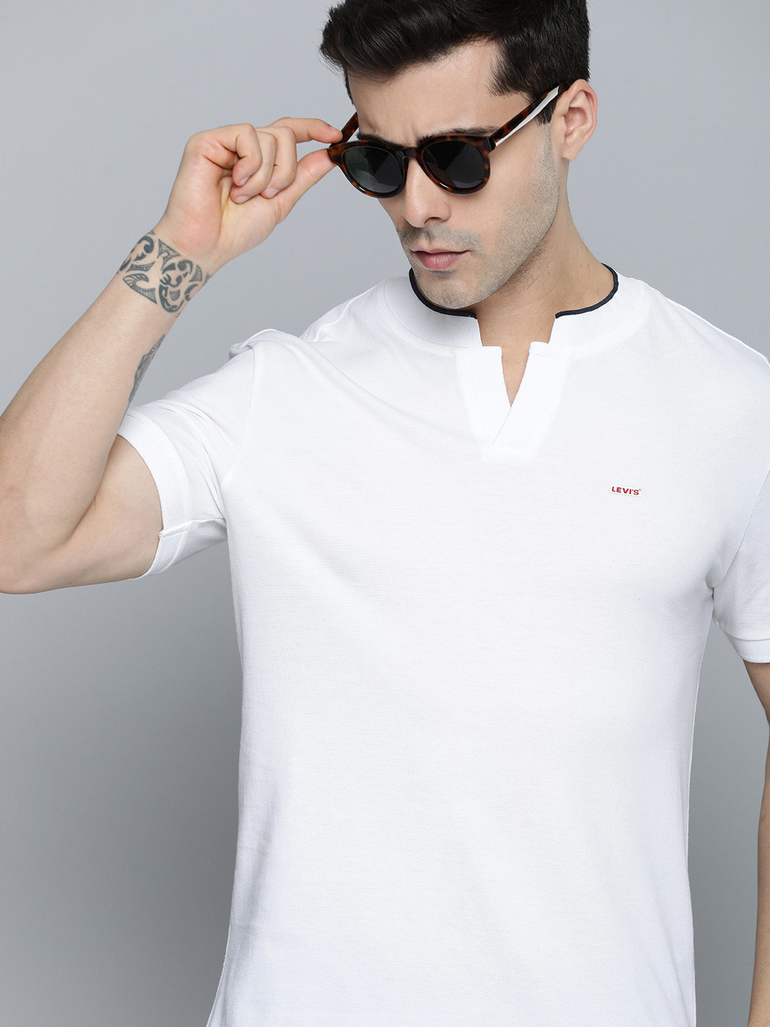 

Levis Pure Cotton Slim Fit T-shirt, White