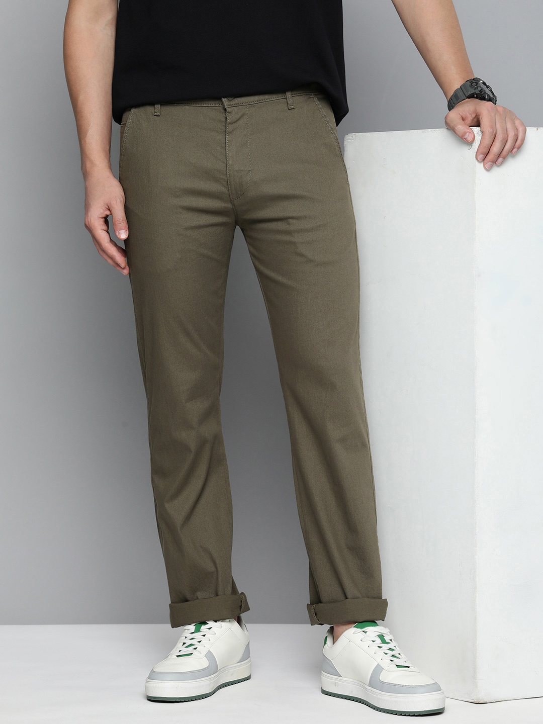 

Levis Men Slim Fit Mid-Rise Chinos Trousers, Olive
