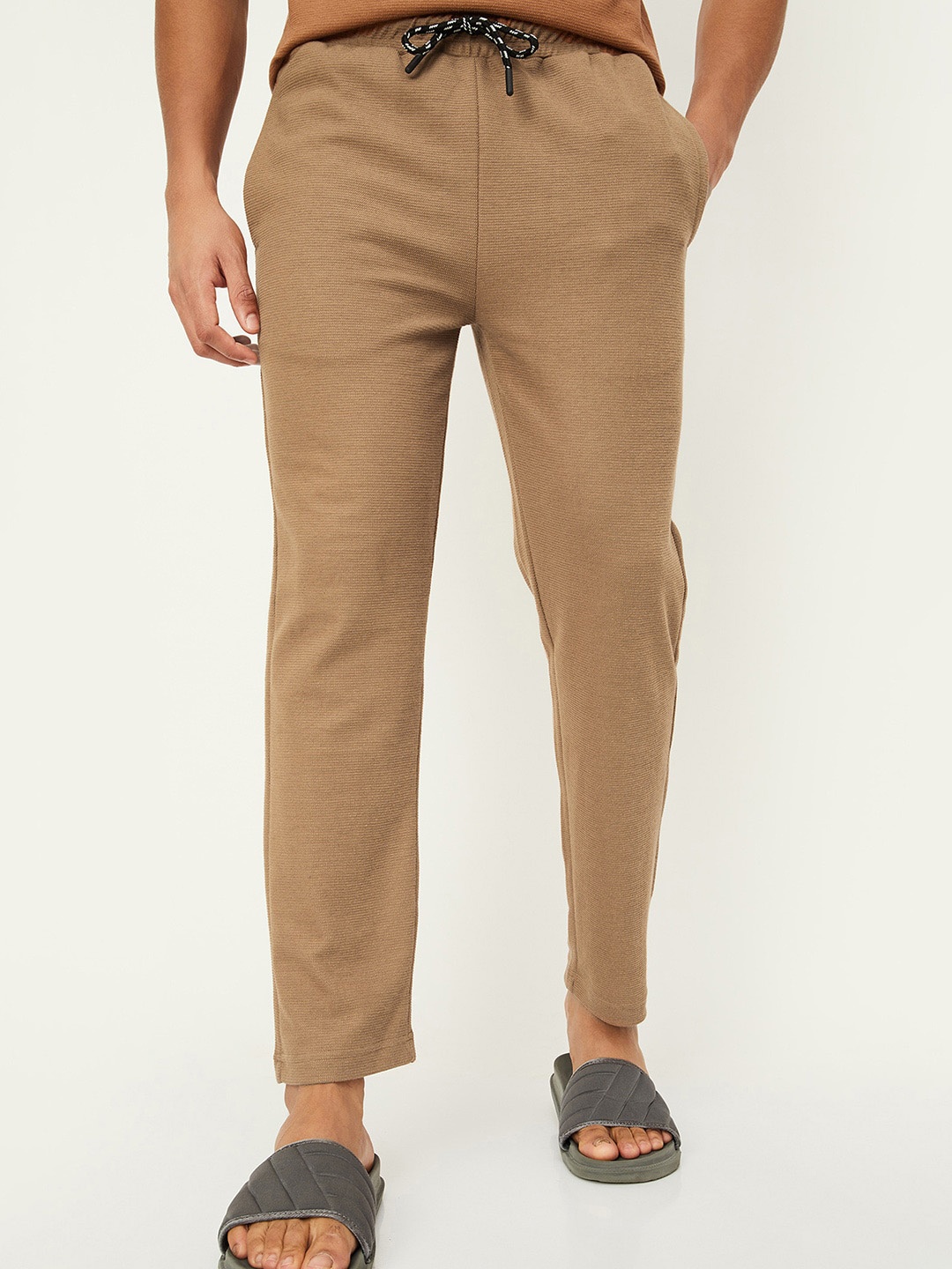 

max Men Mid-Rise Lounge Pants, Beige