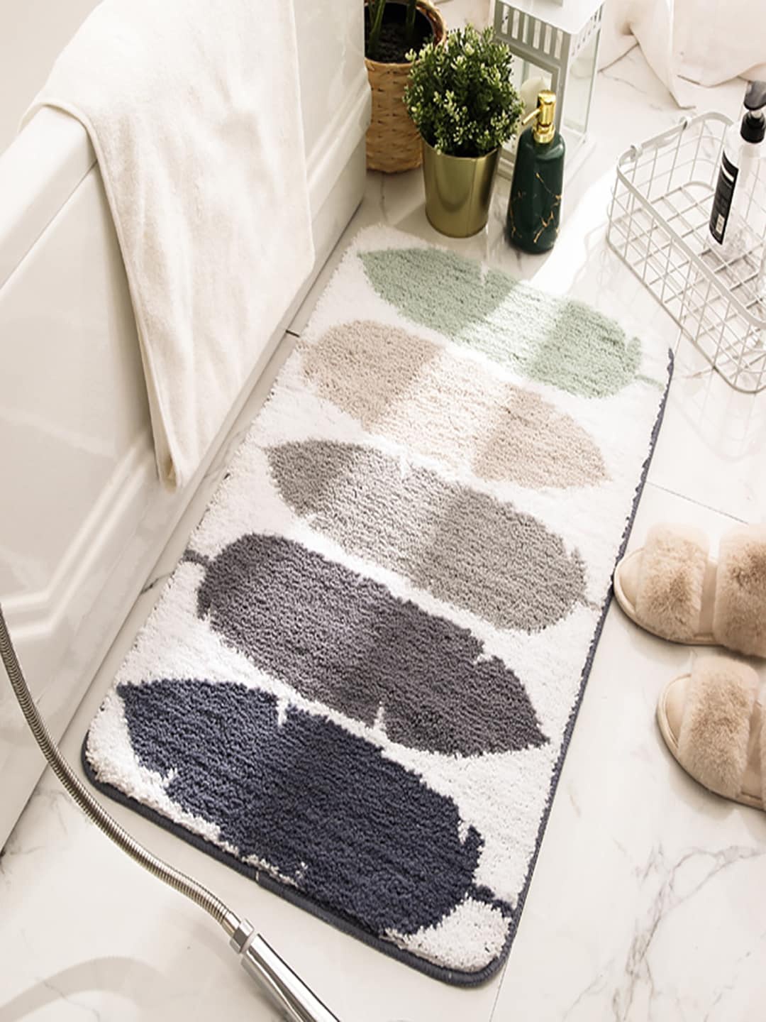 

Kuber Industries White Printed 120 GSM Bath Rugs
