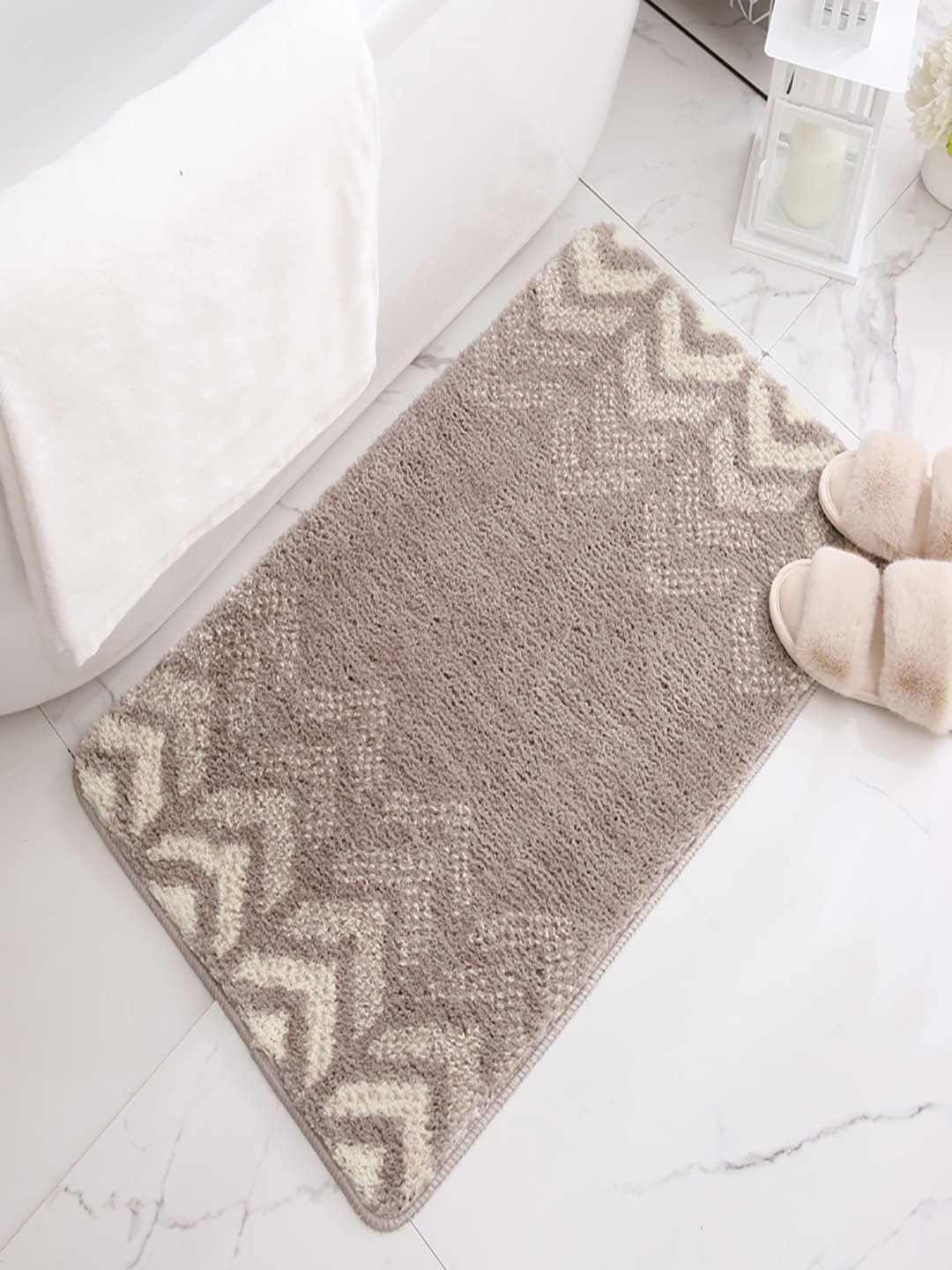 

Kuber Industries Grey Geometric Printed Bath Rugs