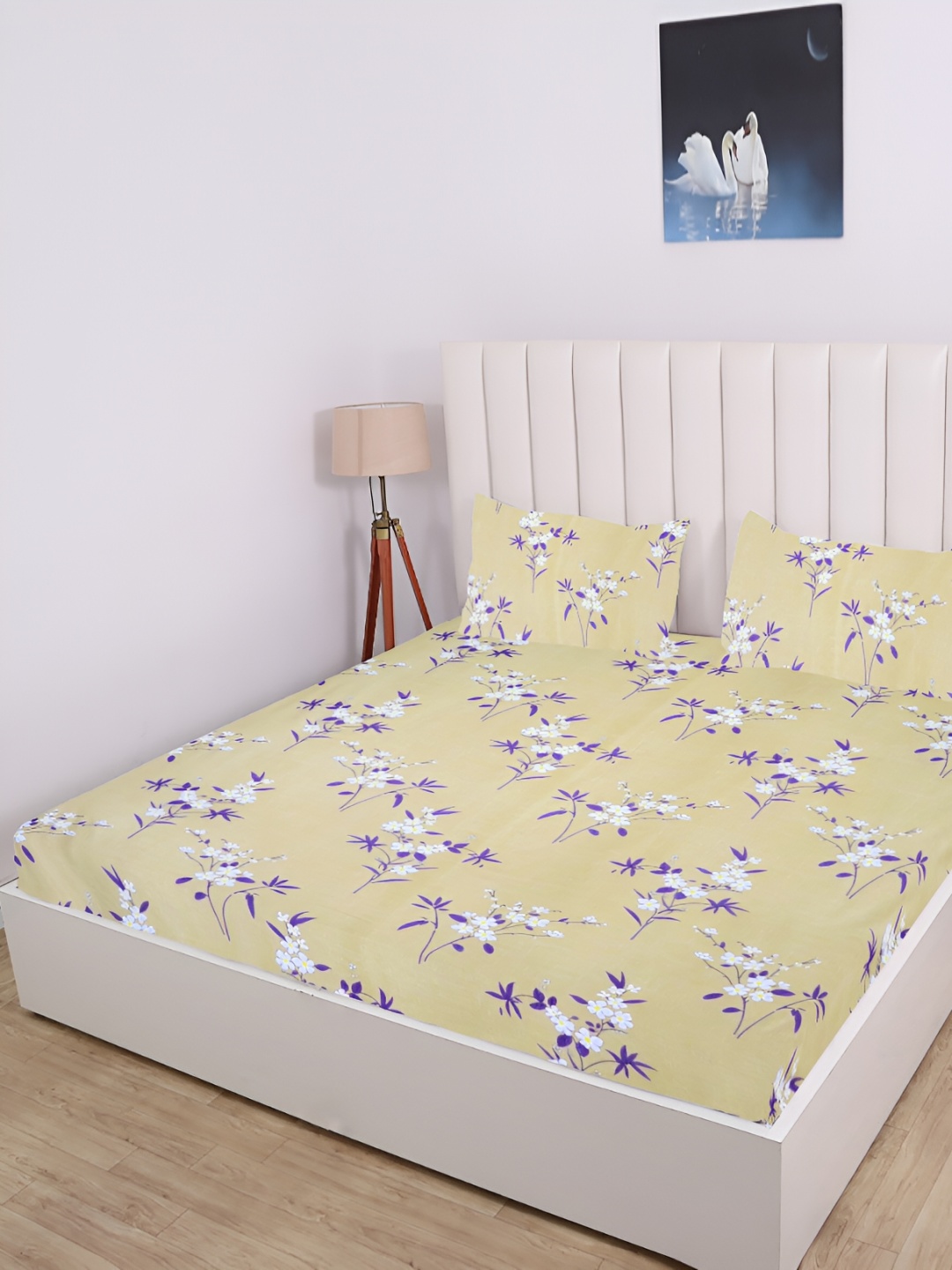 

RD TREND Yellow & White Floral Cotton 210 TC King Bedsheet with 2 Pillow Covers