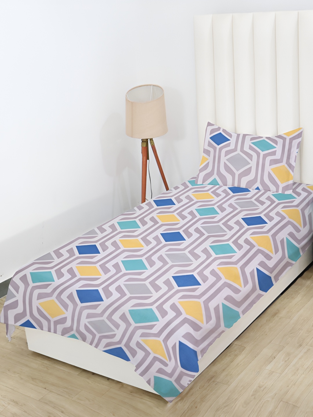 

RD TREND Yellow Geometric Printed 210 TC Cotton Single Bedsheet with 2 Pillow Covers