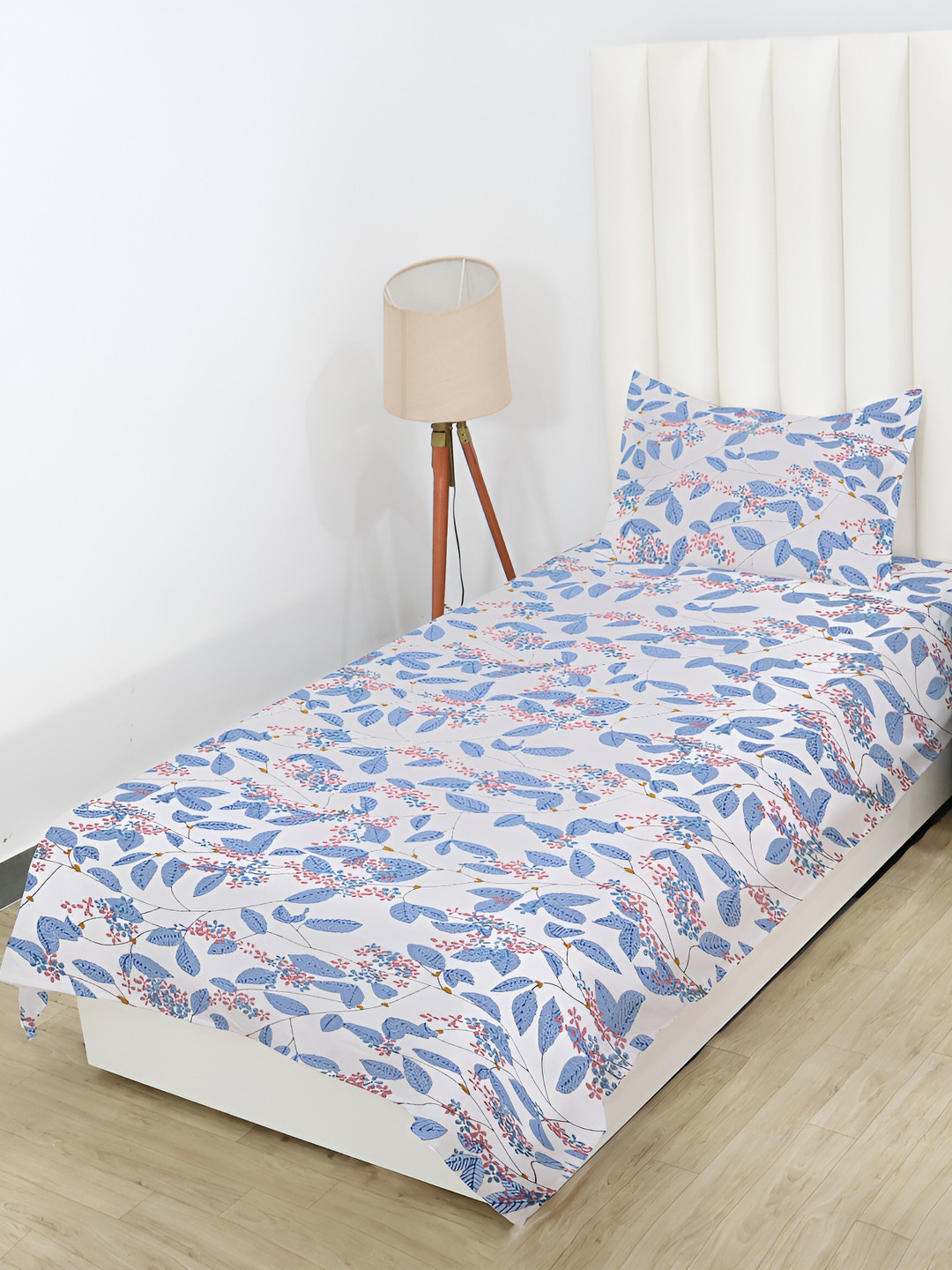 

RD TREND Cream-Coloured Floral Printed 210 TC Cotton Single Bedsheet with 1 Pillow Covers