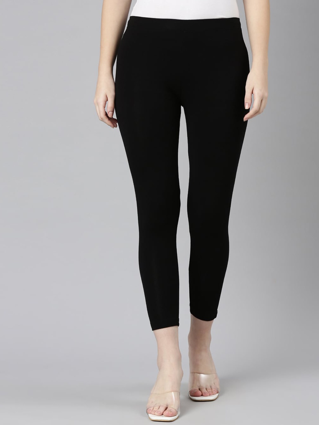 

Twin Birds Women Solid Skinny Fit High Ankle Cropped Leggings, Black
