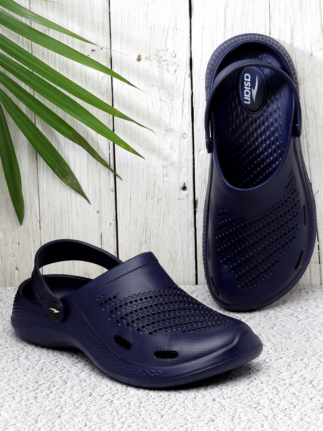 

ASIAN Men Textured Clogs, Navy blue