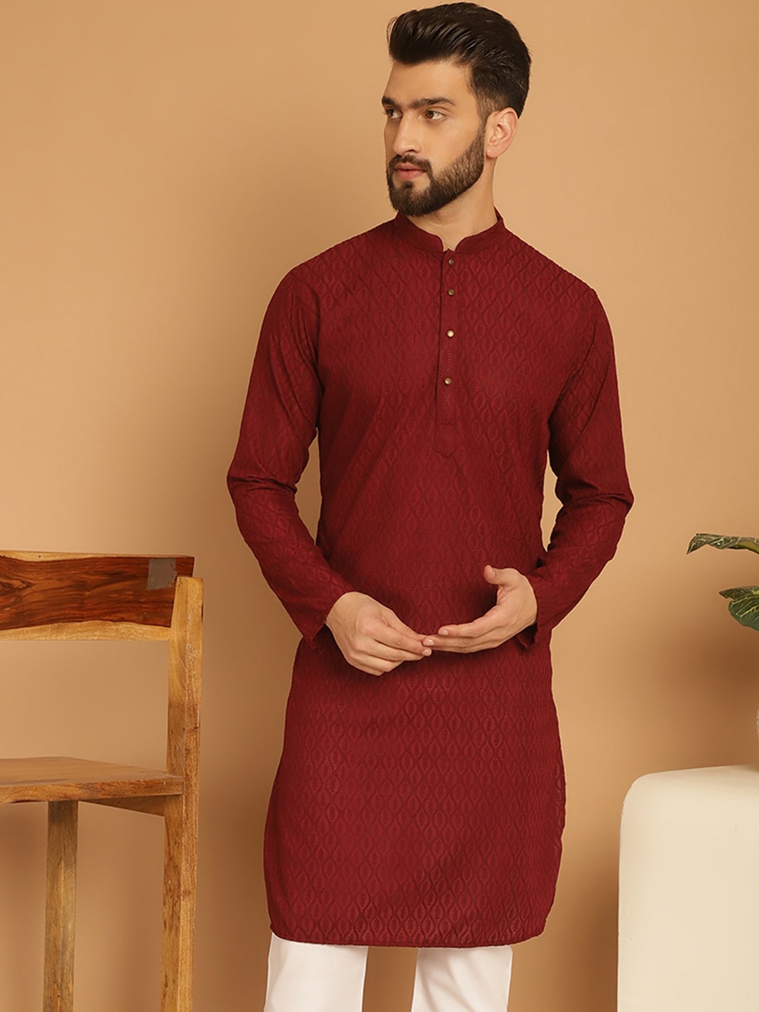 

TREEMODA Ethnic Motifs Embroidered Chikankari Straight Kurta, Maroon