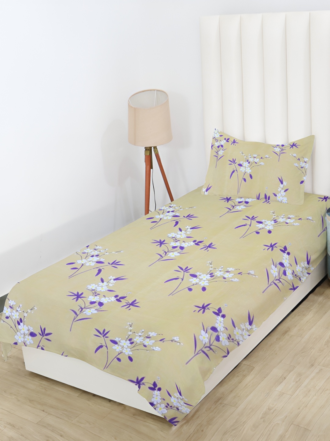 

RD TREND Yellow & White Floral Printed 210 TC Cotton Single Bedsheet with 1 Pillow Covers