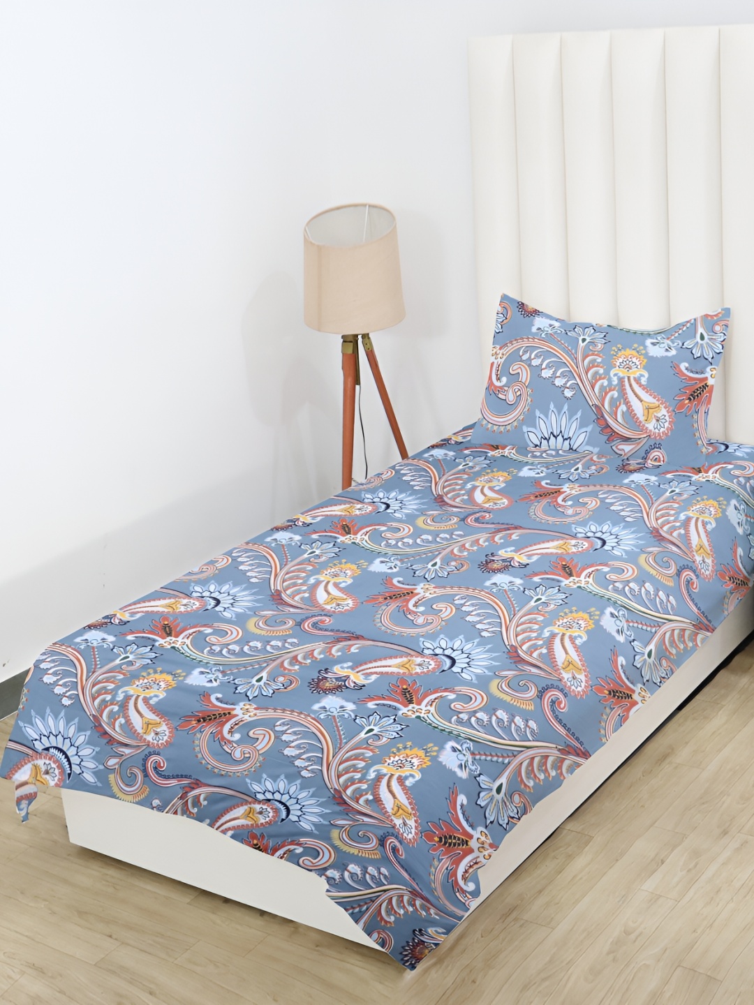 

RD TREND Blue & Yellow Paisly Printed 210 TC Cotton Single Bedsheet with 1 Pillow Covers