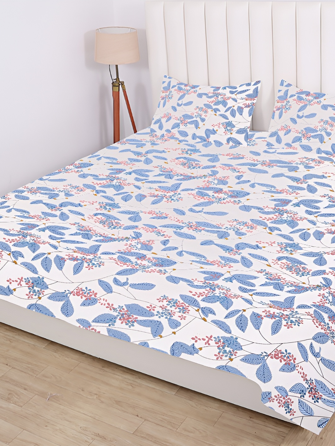 

RD TREND White & Blue Floral Printed 210 TC Cotton King Bedsheet with 2 Pillow Covers