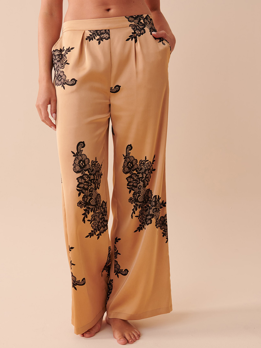 

La Vie en Rose Women Mid-Rise Printed Straight-Leg Lounge Pants, Beige