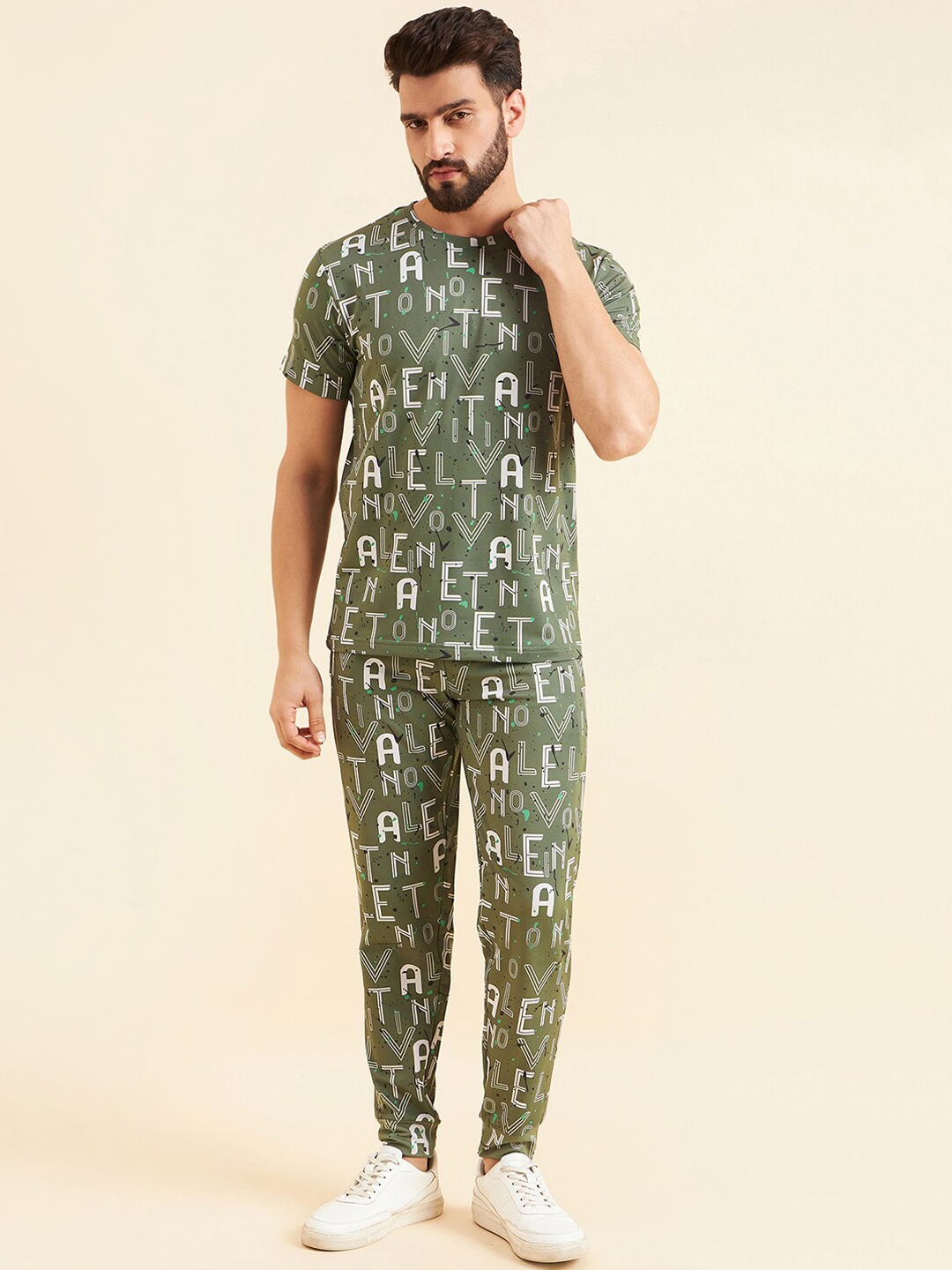 

Sweet Dreams Typography Printed T-Shirt & Jogger Set, Green