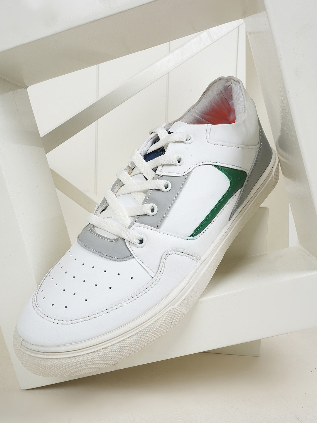 

Mast & Harbour Men Perforations Lace Up Sneakers, White