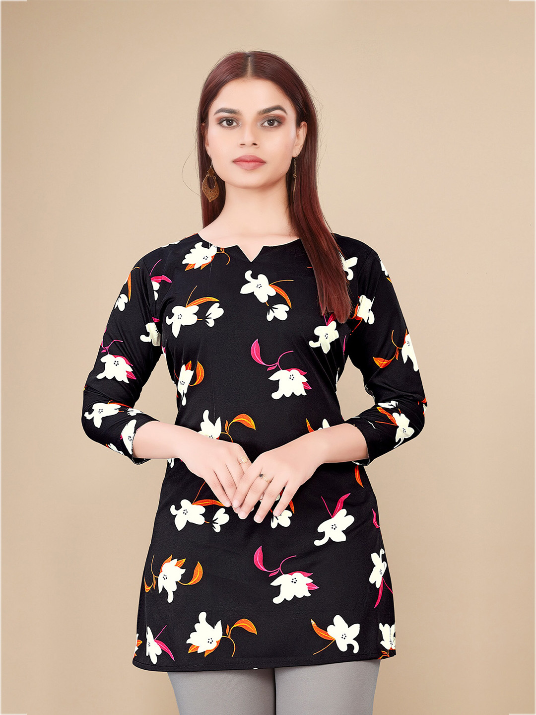 

UNITED LIBERTY Floral Printed Notched Round Neck Straight Kurti, Black