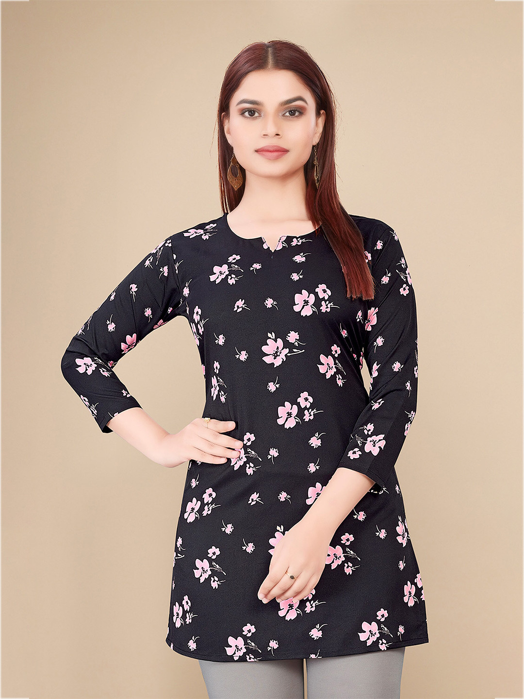 

UNITED LIBERTY Floral Printed Notched Round Neck Straight Kurti, Black