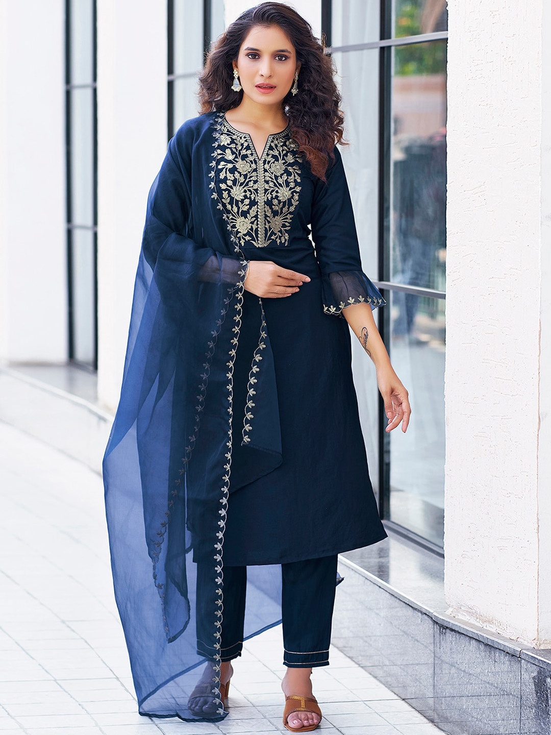 

KALINI Ethnic Motifs Embroidered Regular Thread Work Kurta with Trousers & With Dupatta, Navy blue