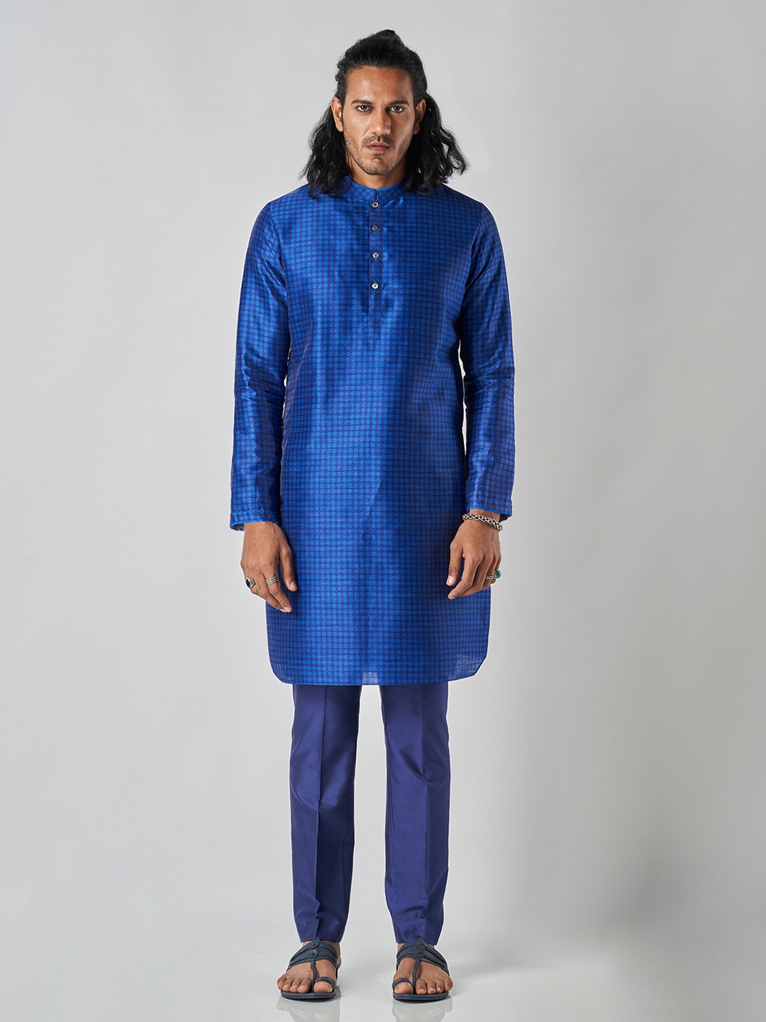 

Bubber Blu Davey Geometric Printed Mandarin Collar Straight Kurta, Navy blue