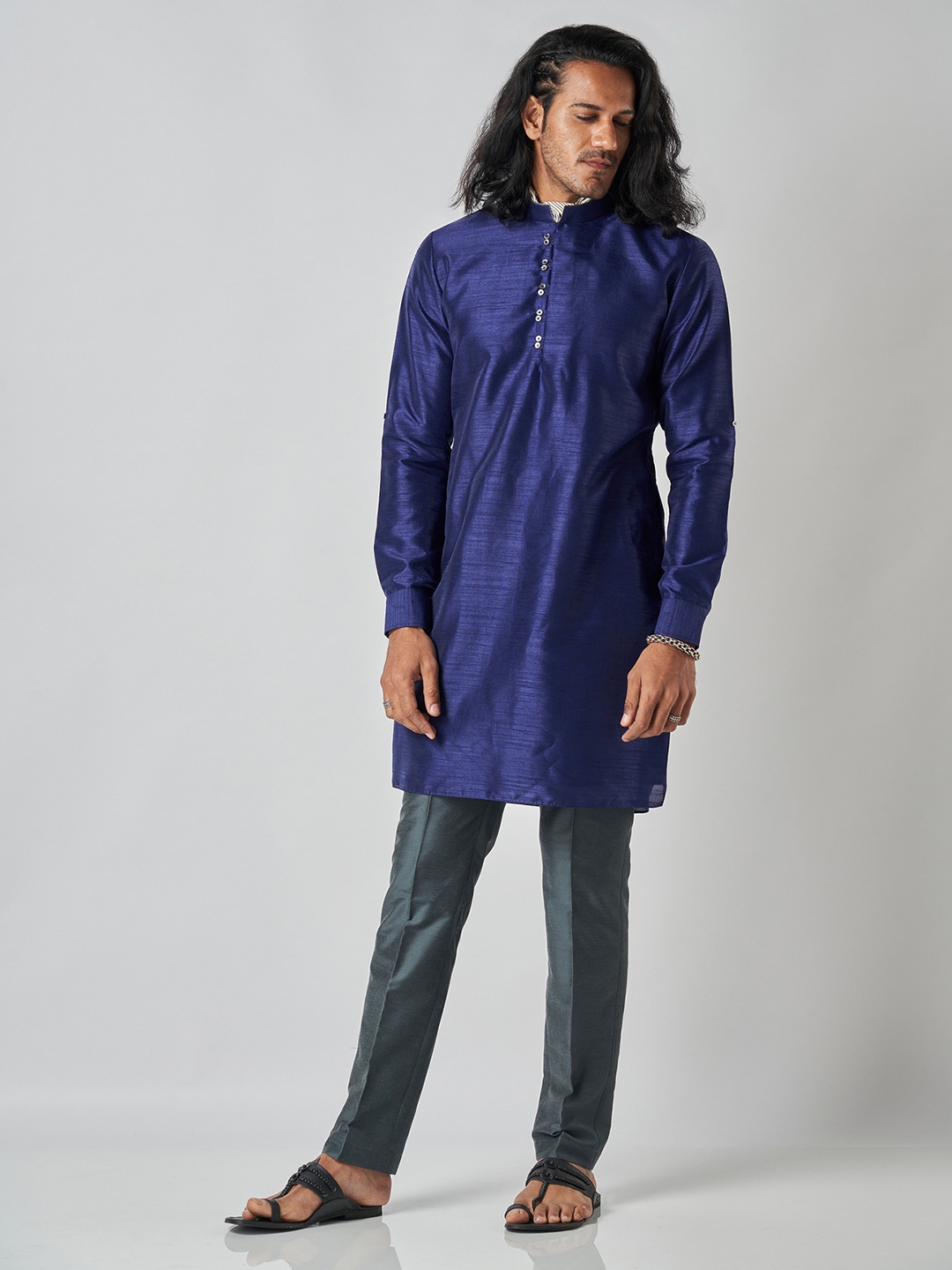 

Bubber Blu Men Thread Work Raw Silk Kurta, Navy blue