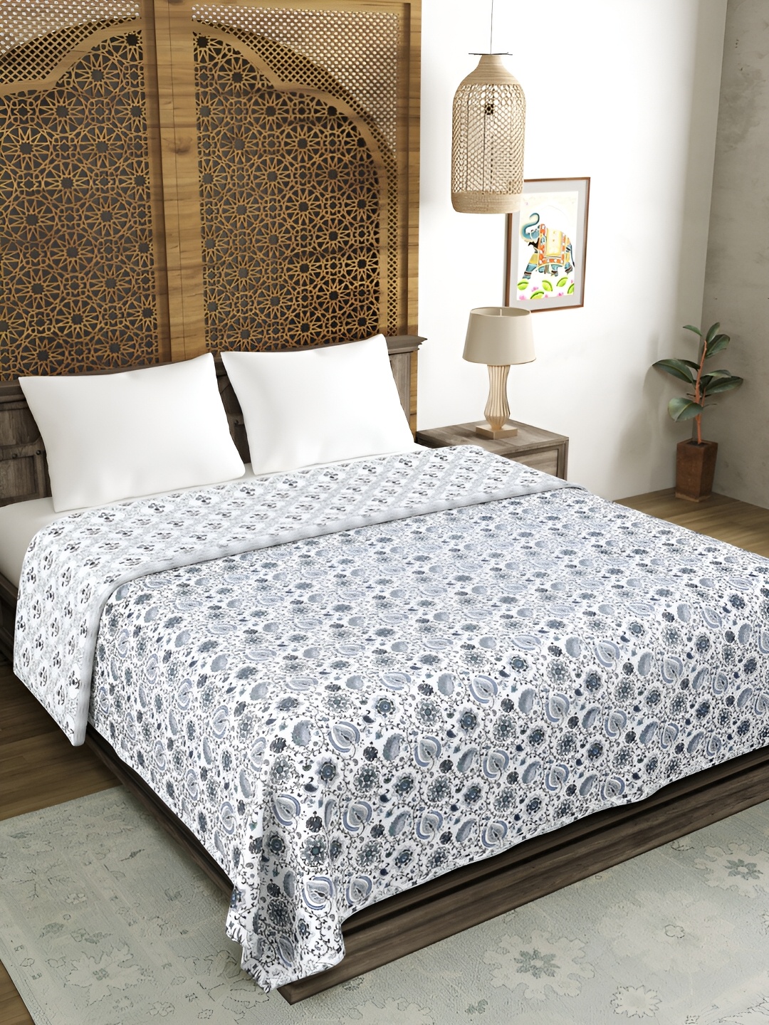 

Sangria Floral Printed AC Room 150 GSM Double Queen Bed Dohar, White