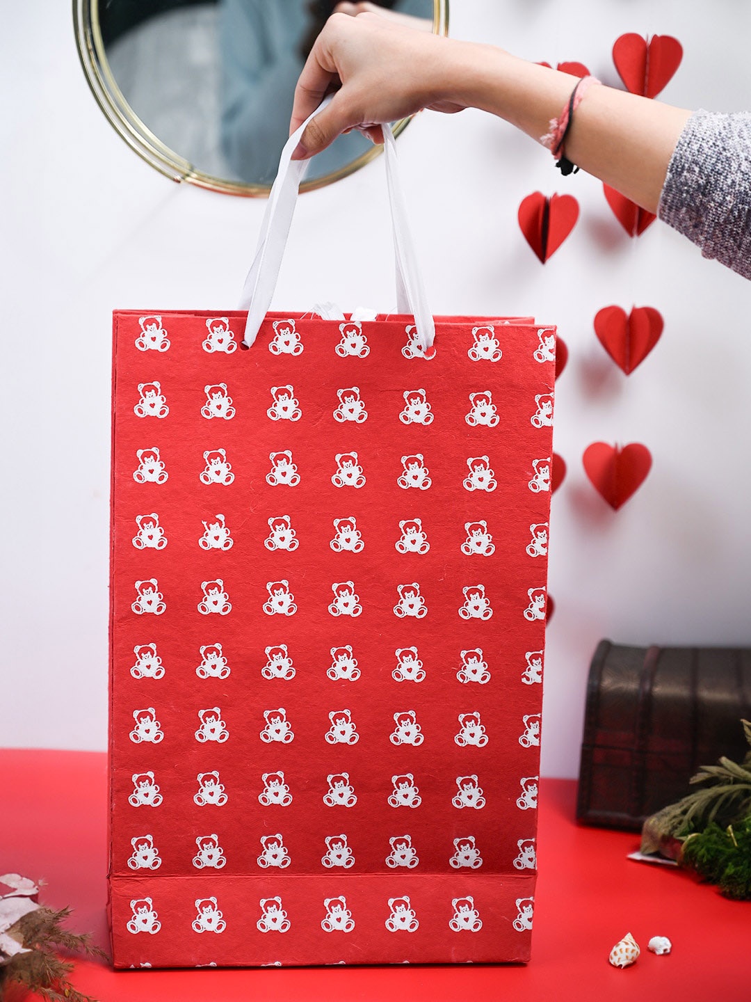 

MARKET99 Structured Tote Bag with Cut Work, Red