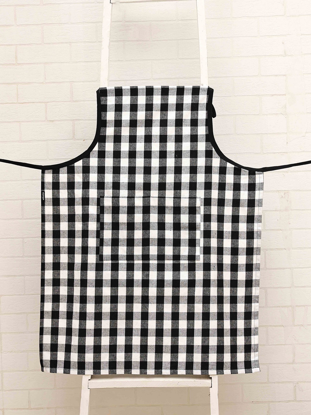 

Ariana Black & White Printed Cotton Apron